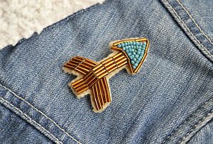 Arrow brooch - handmade beaded cute arrown kawaii trendy brooch pin