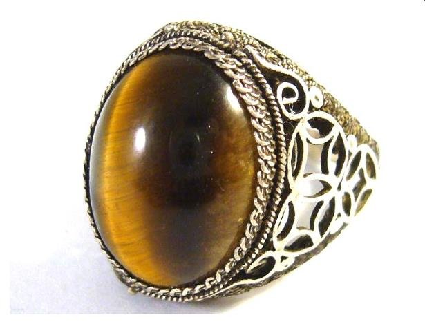 Antiqe silver ring with tiger eye