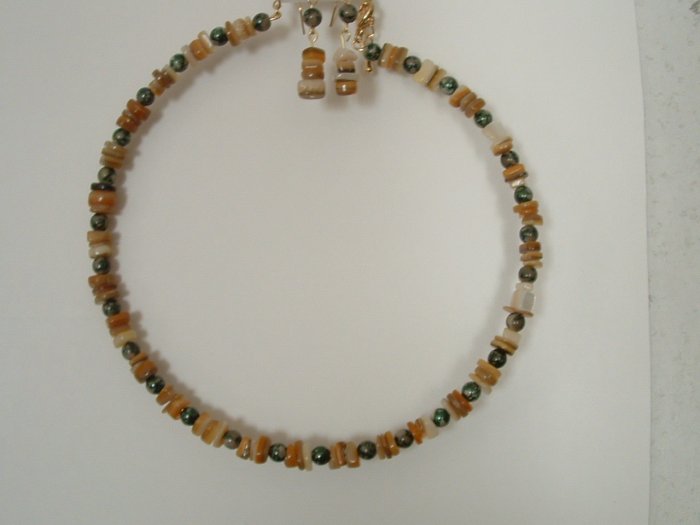 Natural Agate With Dalmation Jasper Beads Necklace With Earrings