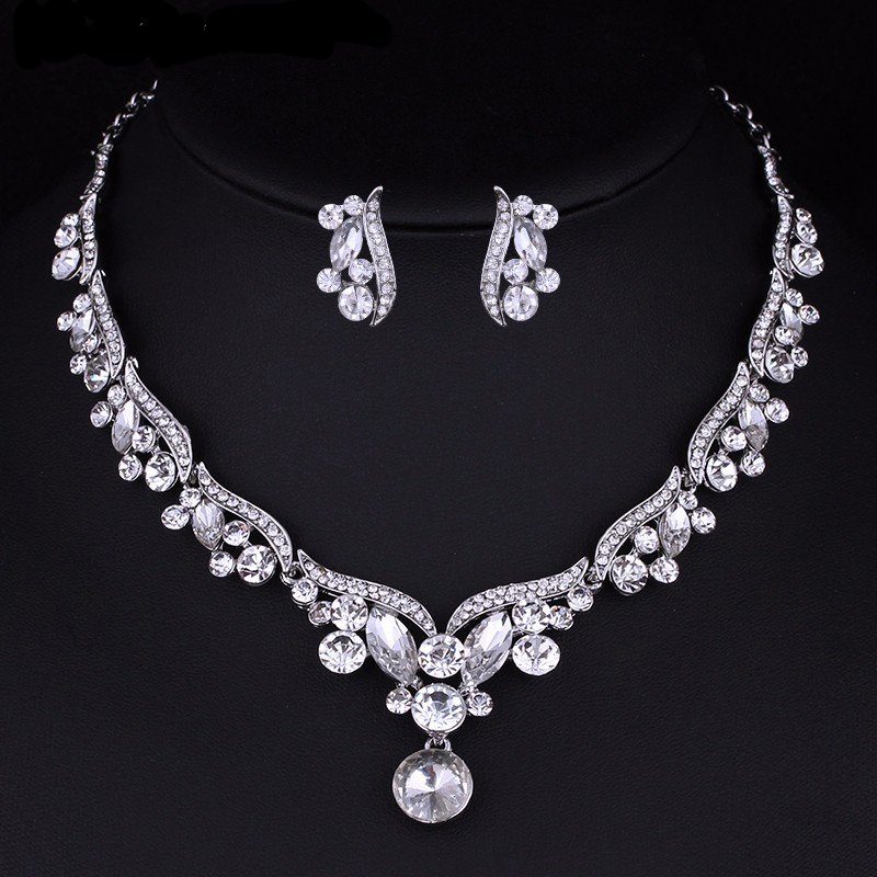 Wedding Jewelry Set âMajesticâ (1 necklace and 2 earrings)