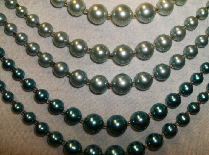 Shades of Blue Faux Pearl Vintage Necklace