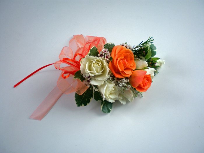 KFW 203Romantic Orange corsage