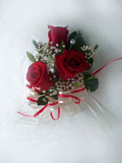 KFW 205 Sweet Red corsage