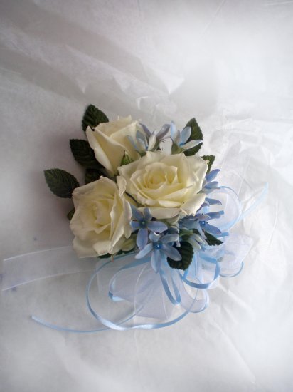 KFW 206 Tweedi Blue corsage