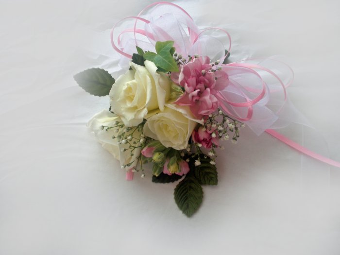 KFW 208 Sweet Pink corcage