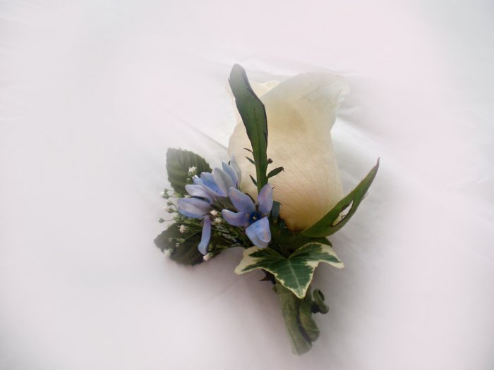 KFW 214 Tweedis Blue Boutonniere