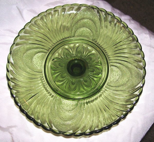 Green Glass Sandwich Scalloped Cake Server Plate Stand