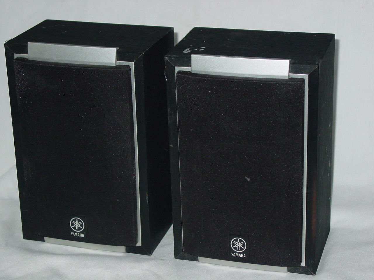 Yamaha NS-AP5705BLS Rear Speaker Pair for NS-AP5705 Home Theater System