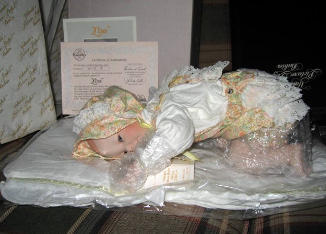 Ashton Drake Lisa Porcelain Doll HAND SIGNED BY ARTIST