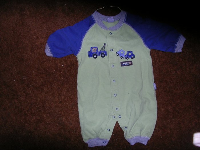 CARTERS LONG SLEEVE ROMPER