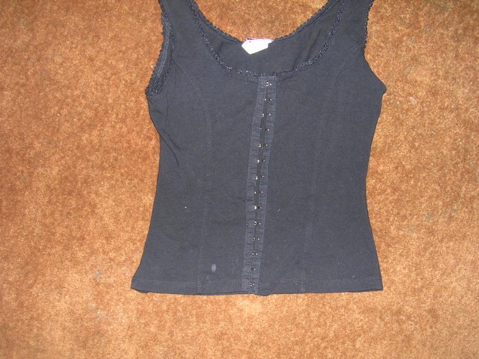 BLACK TANK WITH LATCH CLOSURE