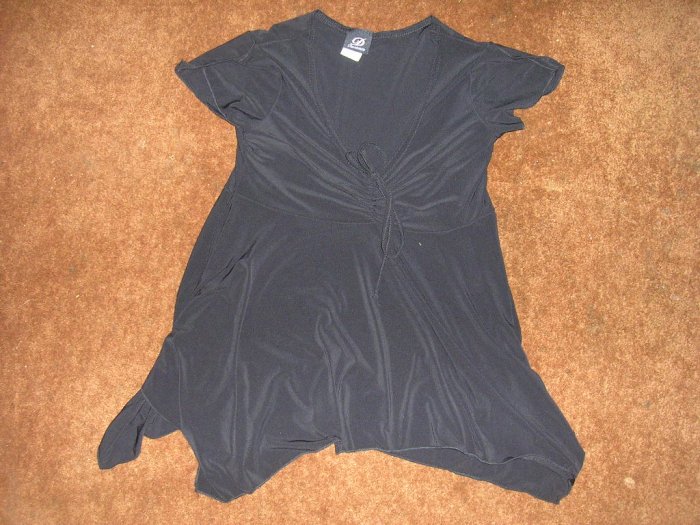 BLACK SHIRT NWOT CUTE