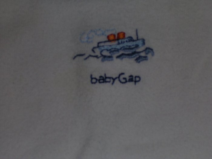BABY GAP TSHIRT NWOT 0-3 MOS