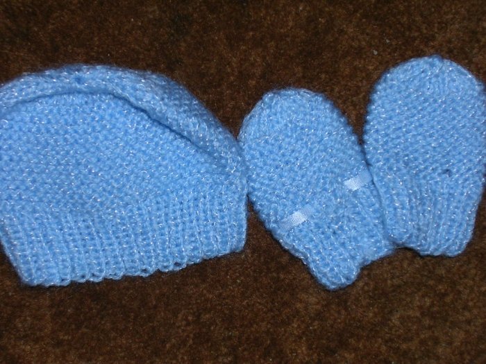 BOYS CROCHETED HAT AND MITTENS