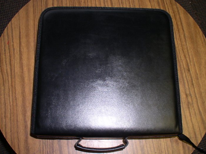 CD WALLET THAT HOLDS 240 CDS - JS73