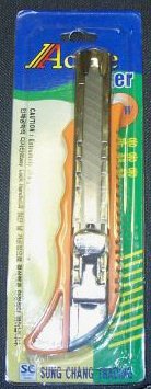24 LARGE UTILITY KNIVES W/SNAP OFF BLADES - HJ6898