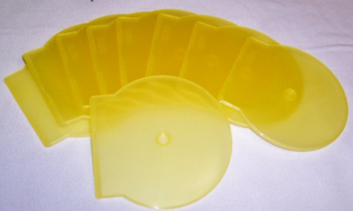 100 YELLOW CLAMSHELL CASES - JS106
