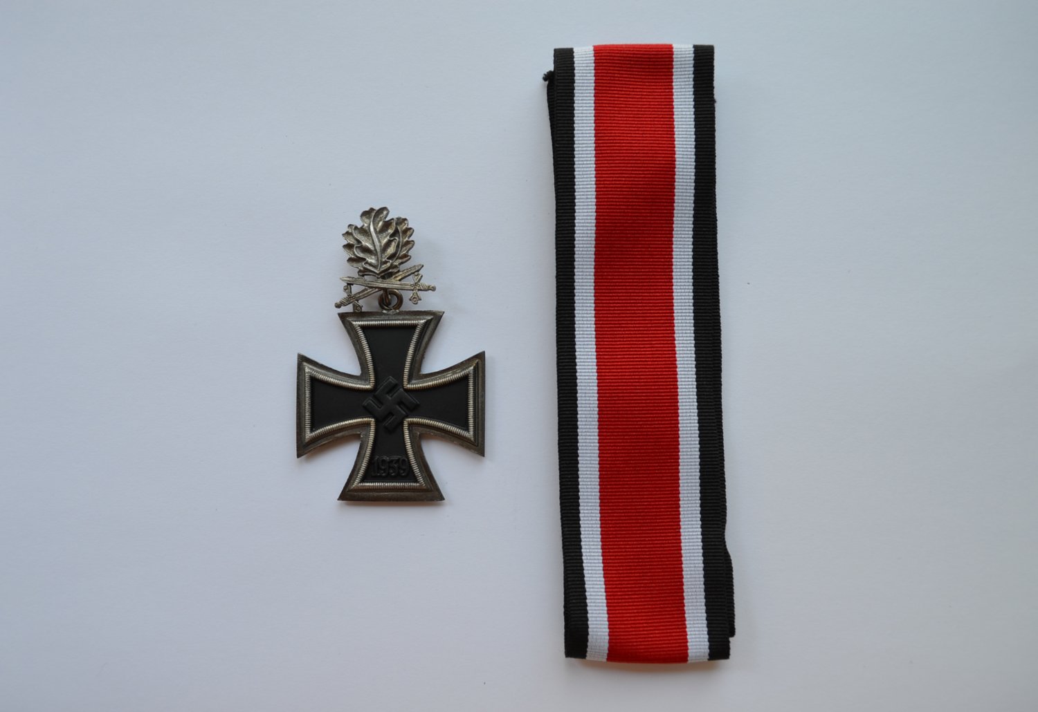 WWII GERMAN KNIGHT’S CROSS OF THE IRON CROSS WITH OAK LEAVES AND SWORDS