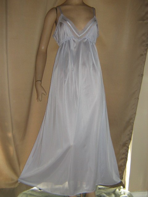 sold rl Miss Elaine vintage Nightgown Periwinkle Blue Long M L Full Sweep
