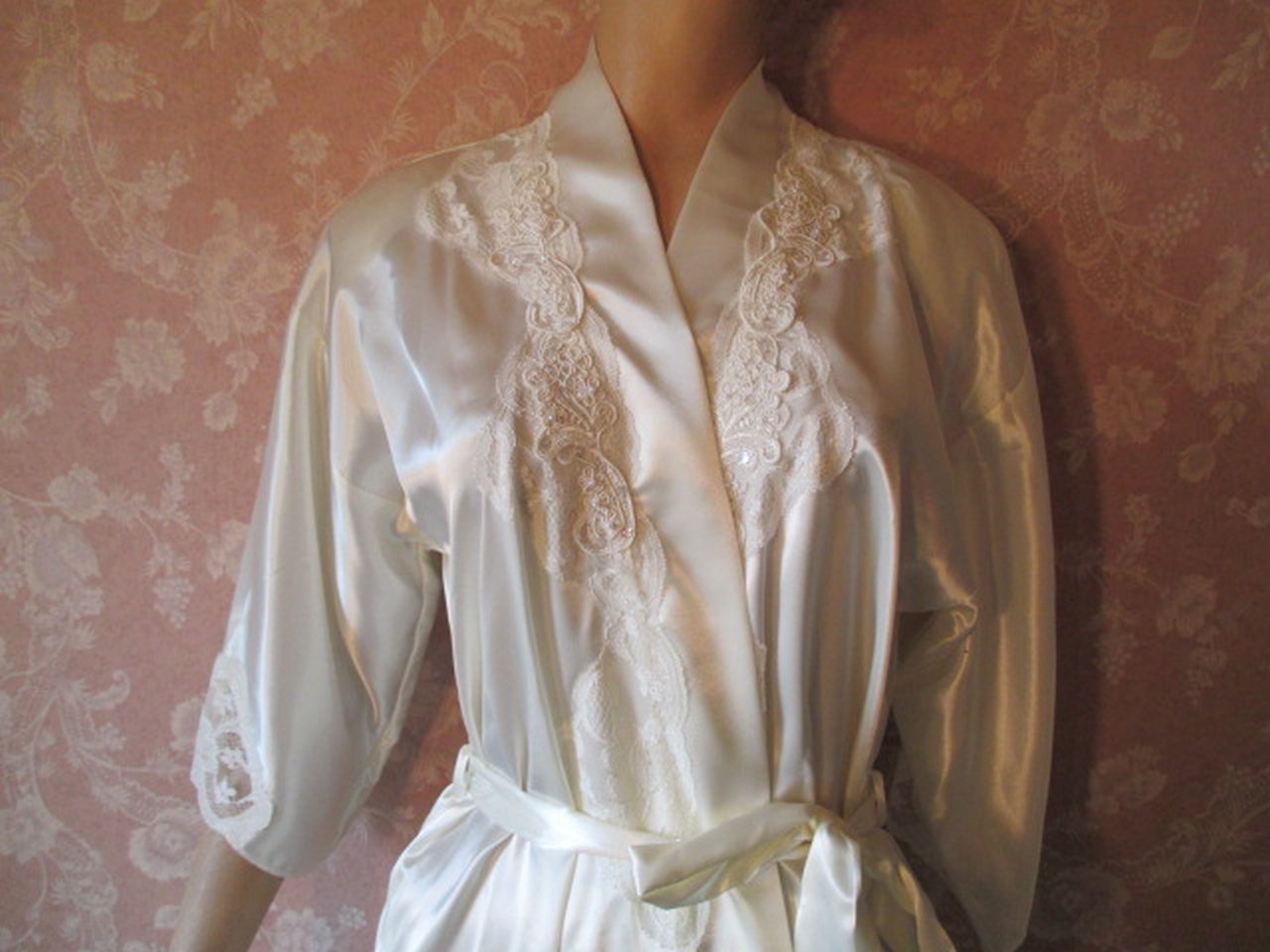 sold California Dynasty Vintage Satin Robe NWT Lace Sequin Faux pearl S M