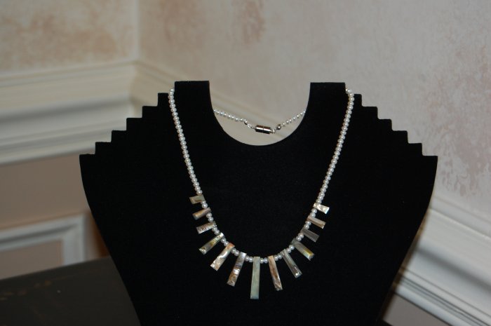 Pearl & speckled ebony-finished bone beads necklace