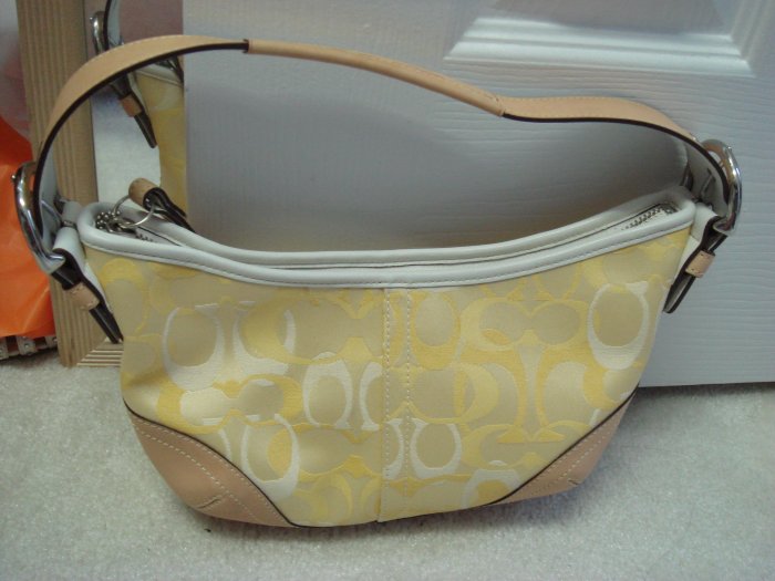Coach - Yellow Hobo