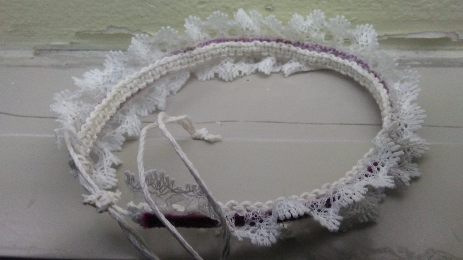White hemp choker