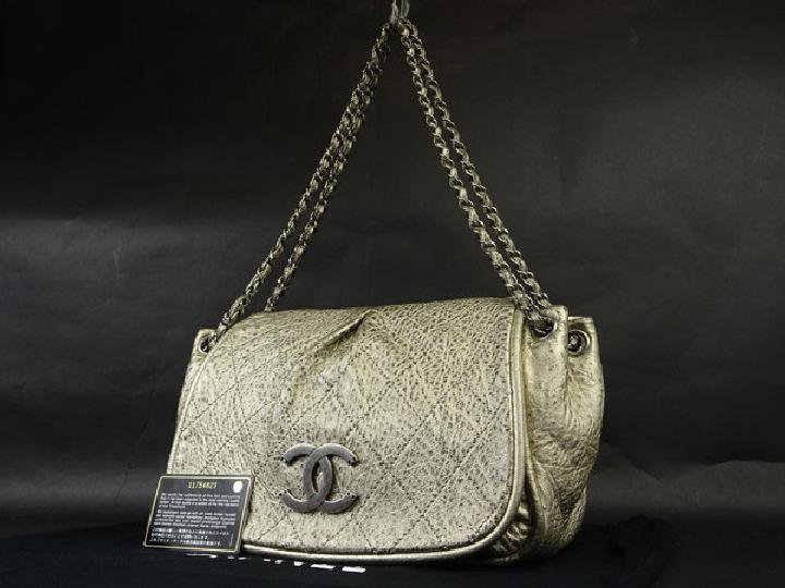 Chanel Metallic Quilted Jumbo 213305 Shoulder Bag