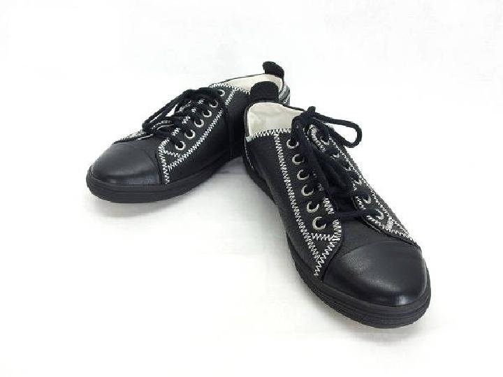 Chanel Cc Stitched Two-tone Sneaker 211891 Black Athletic Shoes