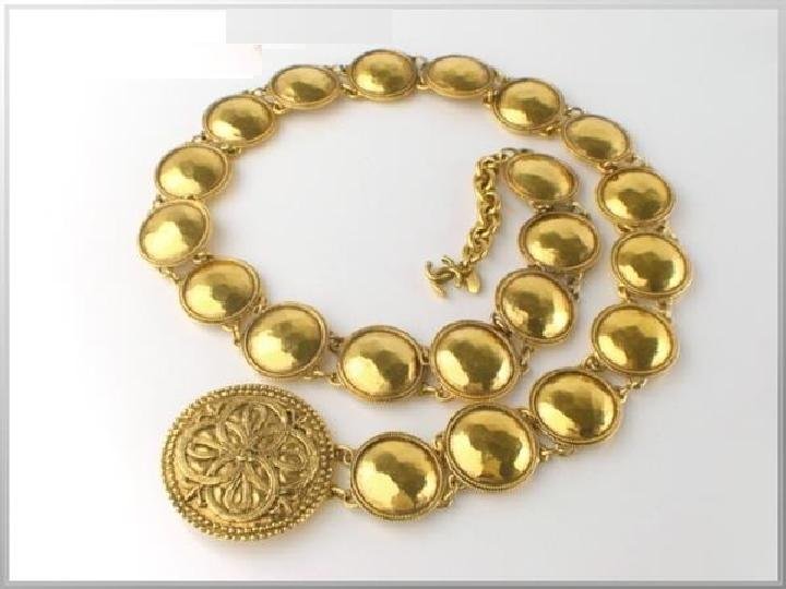 Chanel Medallion Necklace 214397