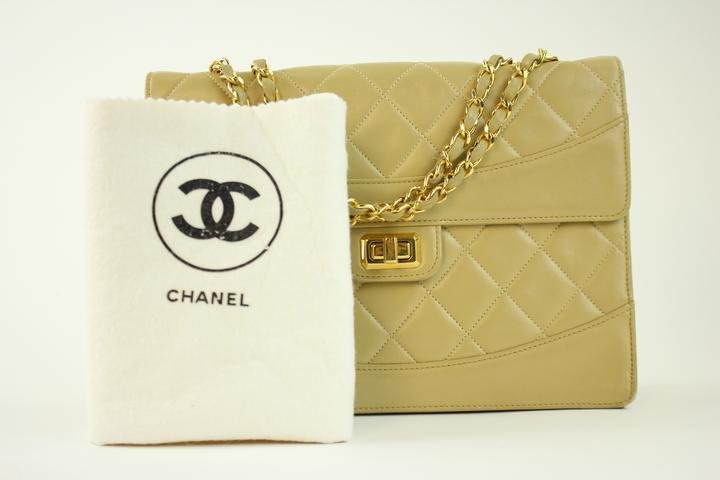 Chanel ( Rare + Excellent ) Quilted Flap 213822 Shoulder Bag