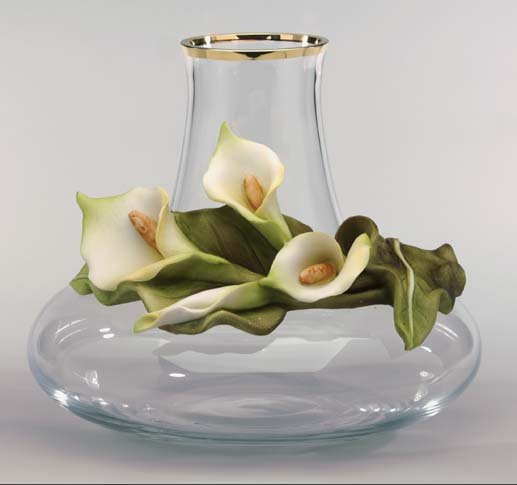 Cevik Vase w/ Lillies (Crystal)