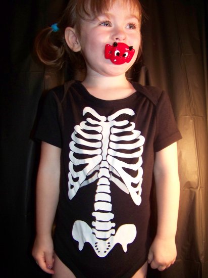 Black Skeleton print onesie size 18 months