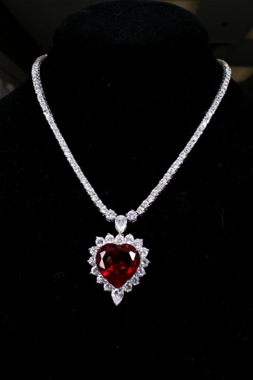 Necklace (Heart). Very Stylish