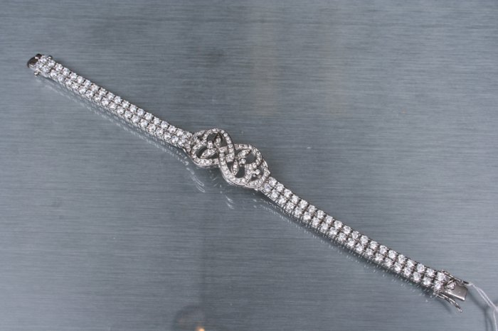 Bracelet (Hearts). Very Stylish