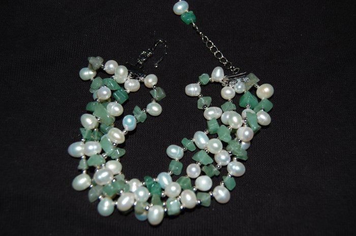 4 strand pearl w/ Jade Bracelet B1122