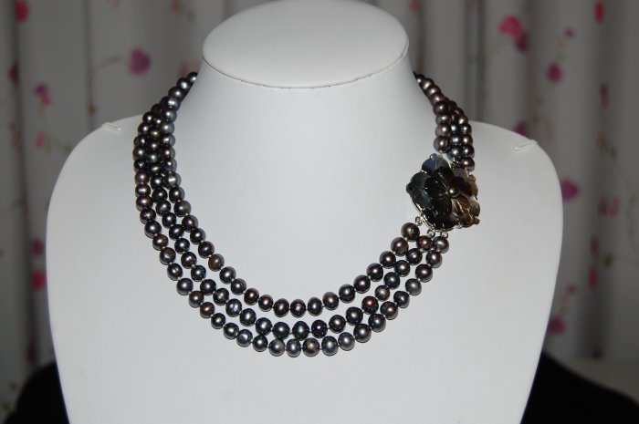 Triple Strand Pearl Necklace Peacock N1016