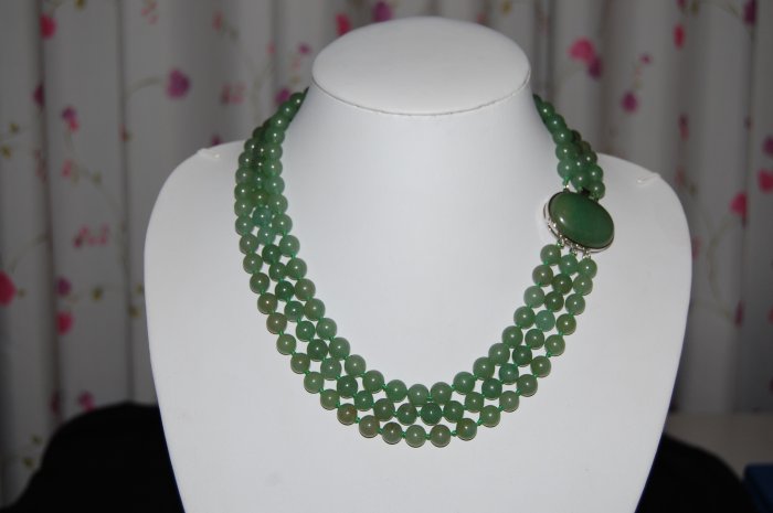 Triple Strand Jade necklace N1083