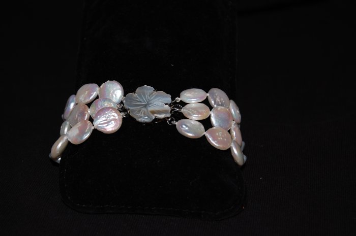 Triple Strand Coin Pearl Bracelet B1019
