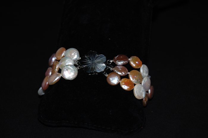 Triple Strand Coin Pearl Bracelet B1019