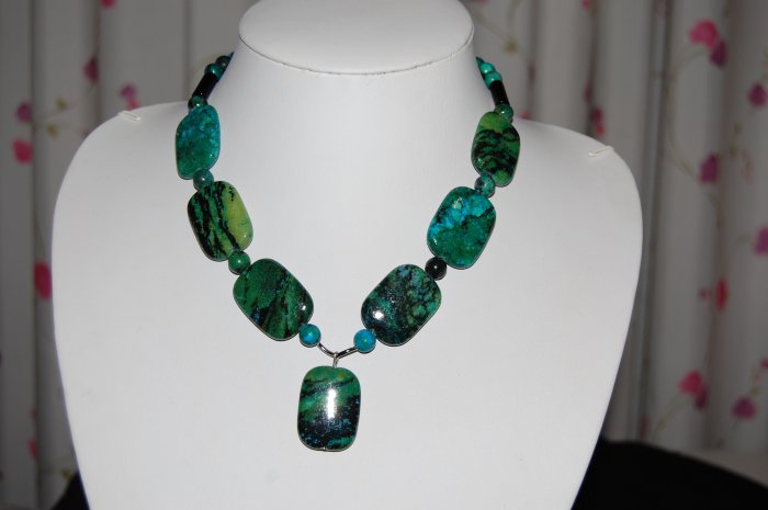 Stone and Bead Necklace N1159