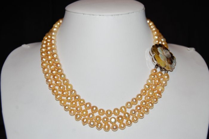 Triple Strand 7-8 mm Champagne