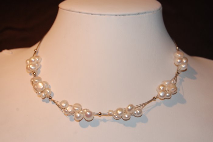 Bunches of pearl of wire White N1165