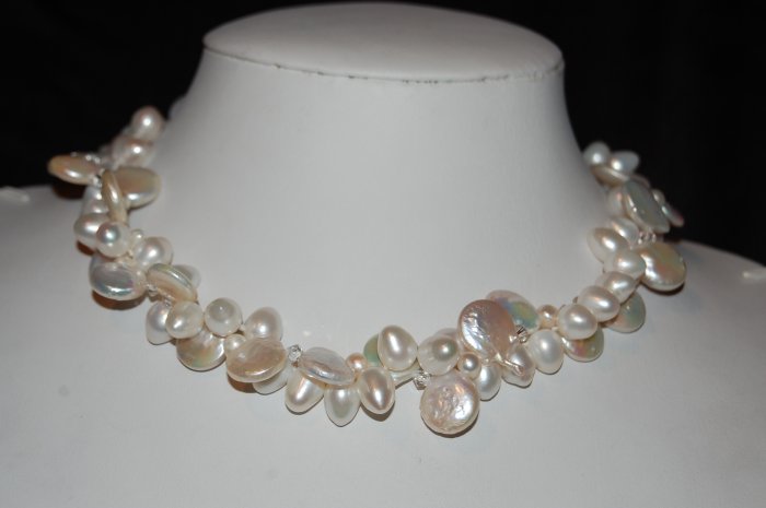 White Coin pearl with Zig Zag N1170