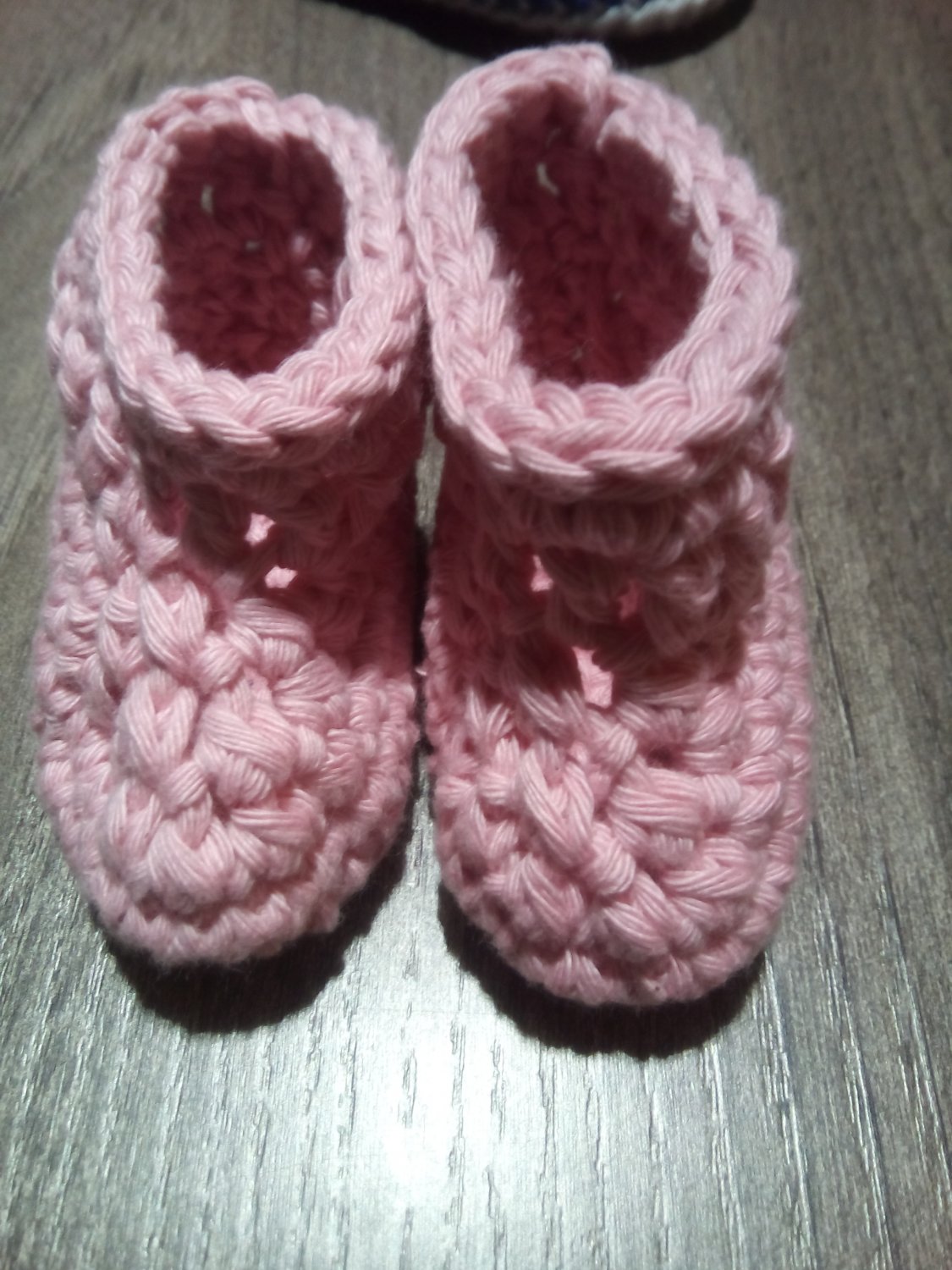 Handmade newborn booties by misspiggystore