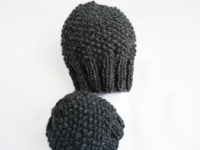 Baby boy hat and mittens