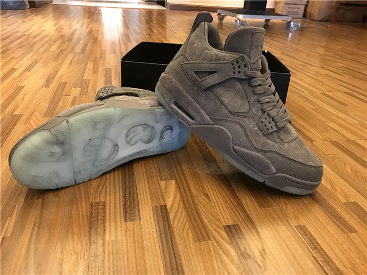 Jordan 4 Kaws 930155-003