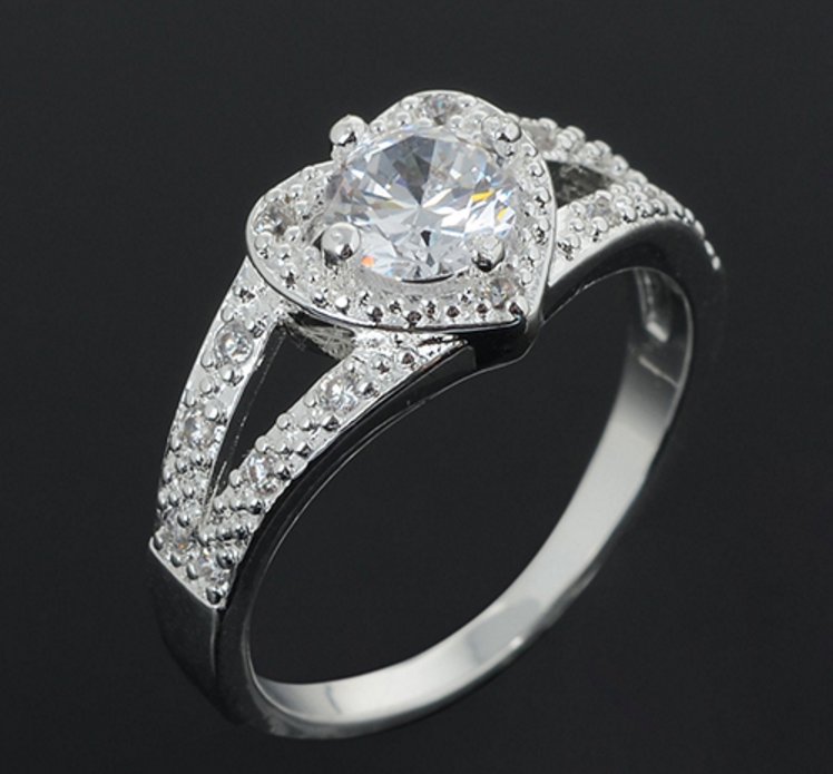 Silver Plated Crystal Love Heart Shaped Ring Bridal Wedding Jewelry