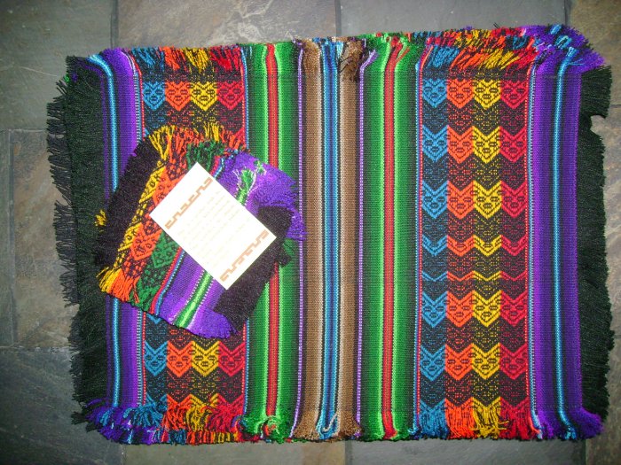 Peruvian Black Place Settings