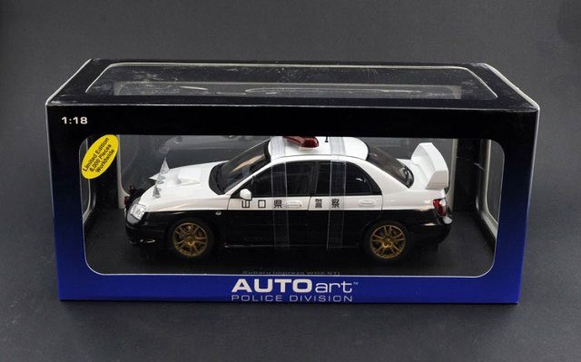 Autoart 1:18 Subaru WRX STI (Police car)